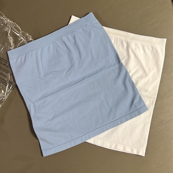 Kurve Medium Length Tube Top with Built-in Shelf Bra, size Medium-Large - Picture 3 of 8